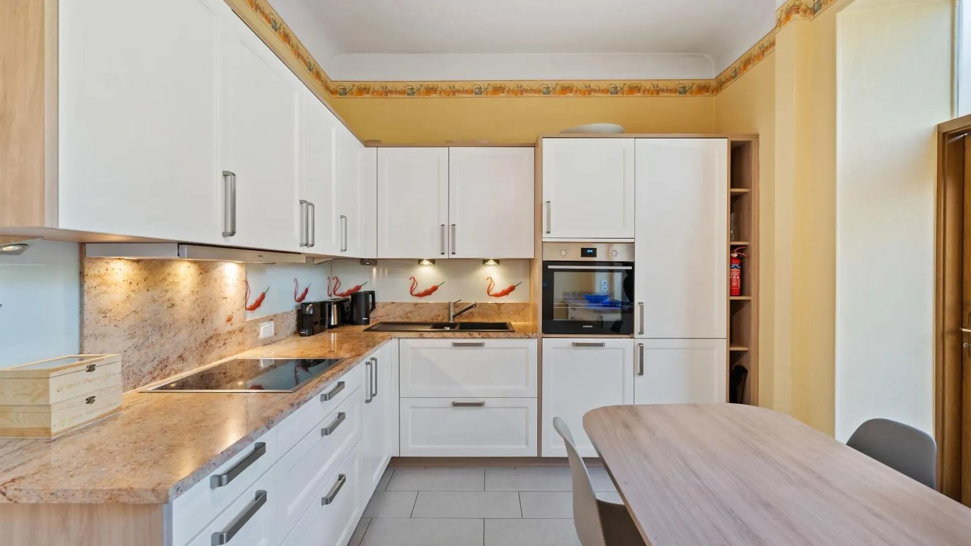 Cozy 3Br Townhome Walk To City Center & Park Free Λουξεμβούργο 0*,  Λουξεμβούργο